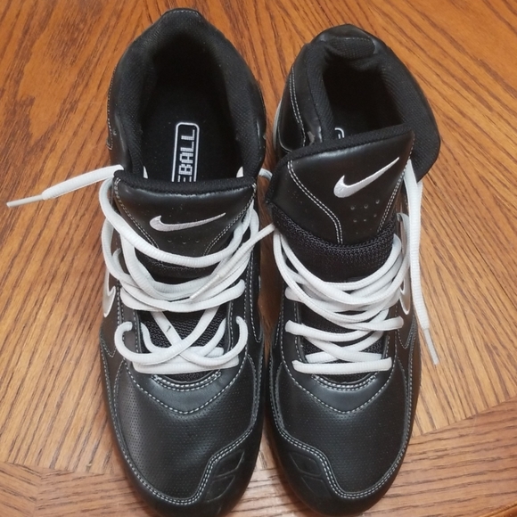 Nike Baseball Cleats - Picture 1 of 4